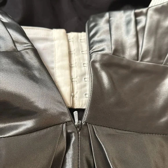 Love size 2 gray semi-formal strapless dress. Stunning! - Picture 8 of 8